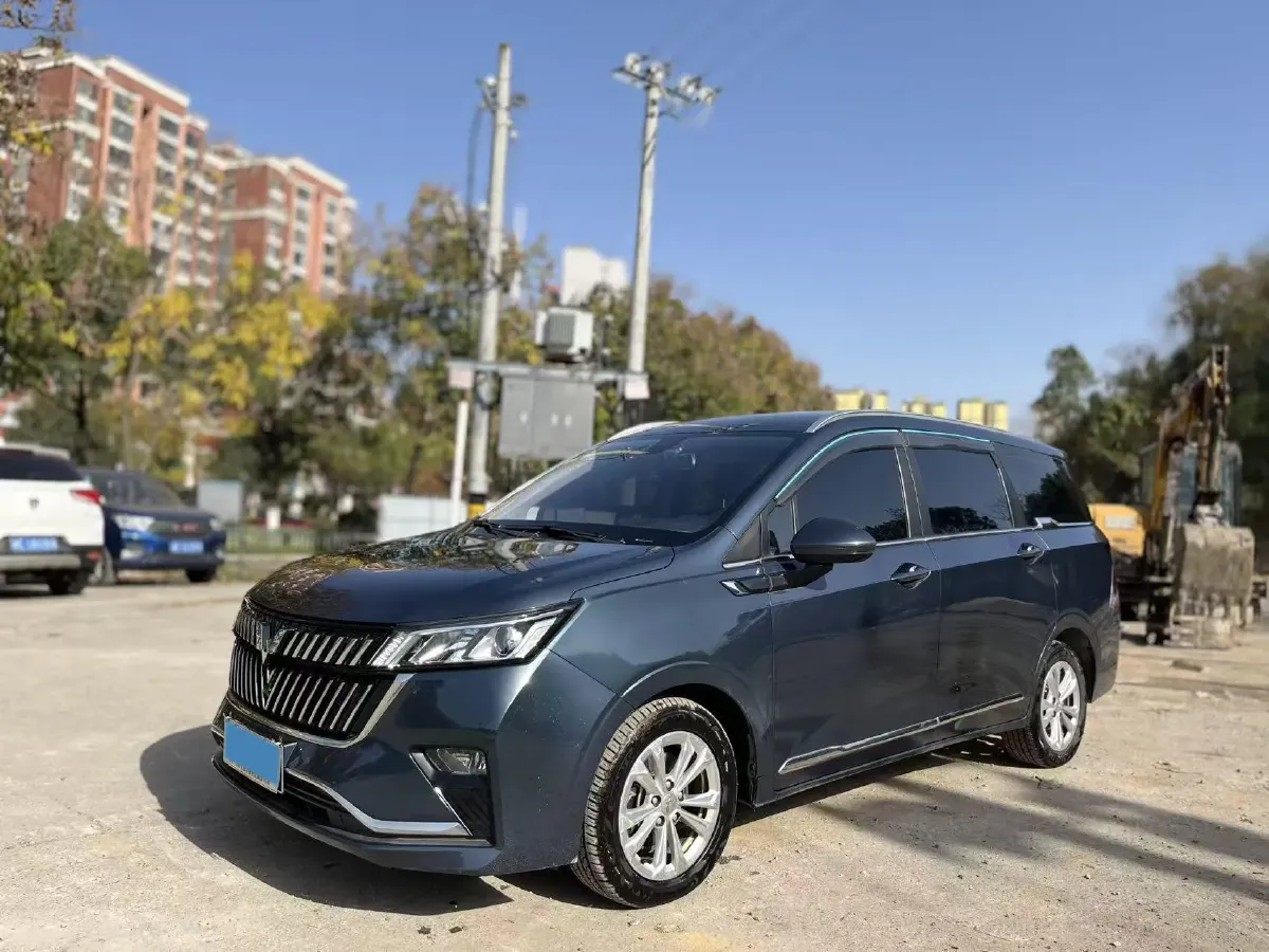 2022 WuLing JiaChen 1.5T 147HP L4 CVT,autocango,china used car exporter,china ev exporter,chinese used car exporter,chinese used ev exporter