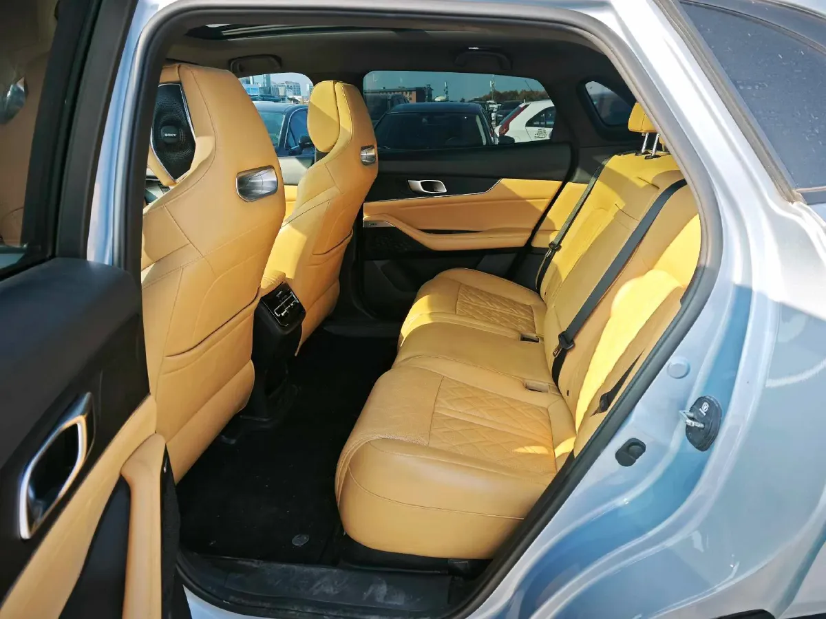 2021 ChangAn UNI-K 2.0T 233HP L4 8AT,autocango,china used car exporter,china ev exporter,chinese used car exporter,chinese used ev exporter