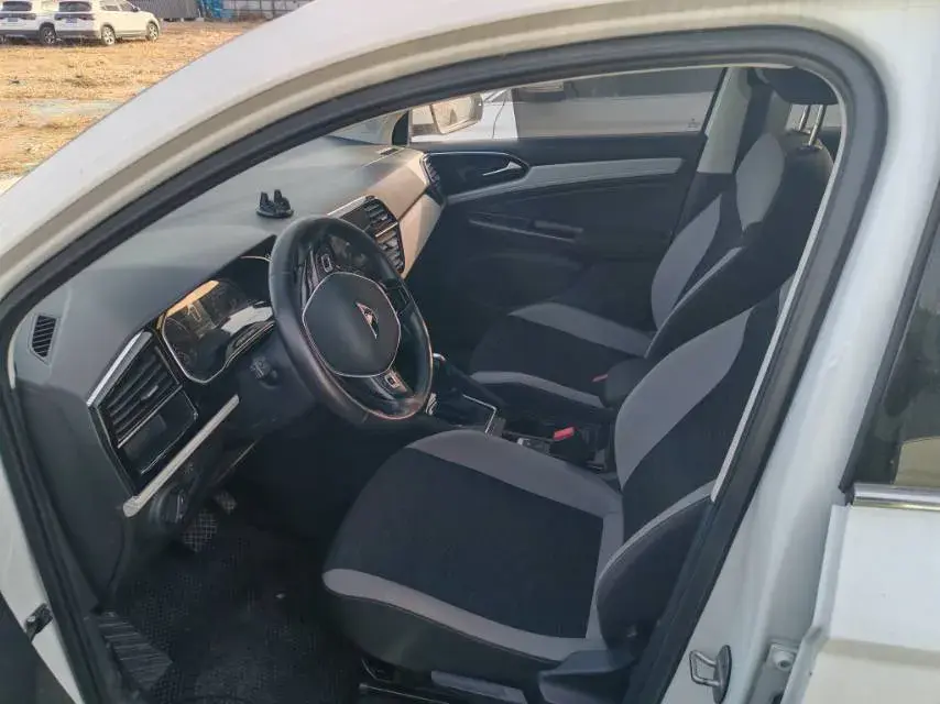 2023 JETTA VS7 thumbnail 3