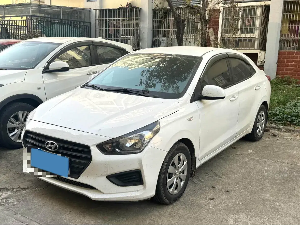 2017 Hyundai Reina 1.4L 95HP L4 5MT