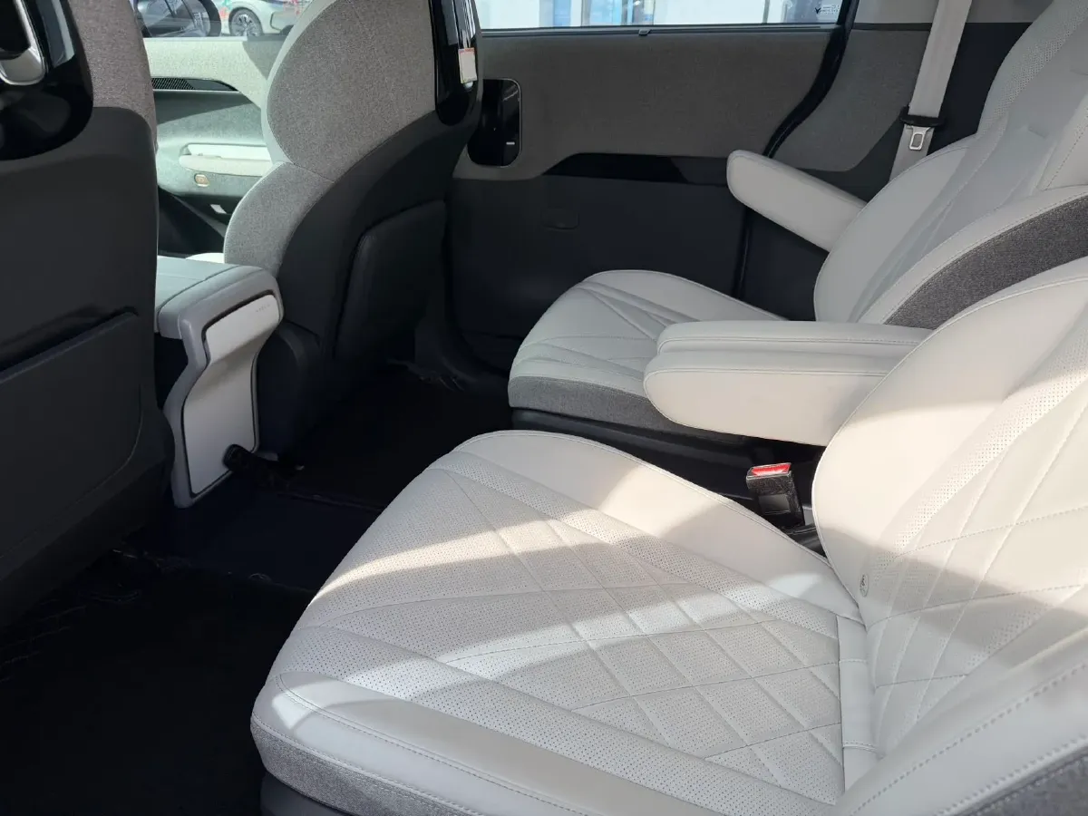 2023 ARCFOX KAOLA BEV 58.8KWH,autocango,china used car exporter,china ev exporter,chinese used car exporter,chinese used ev exporter