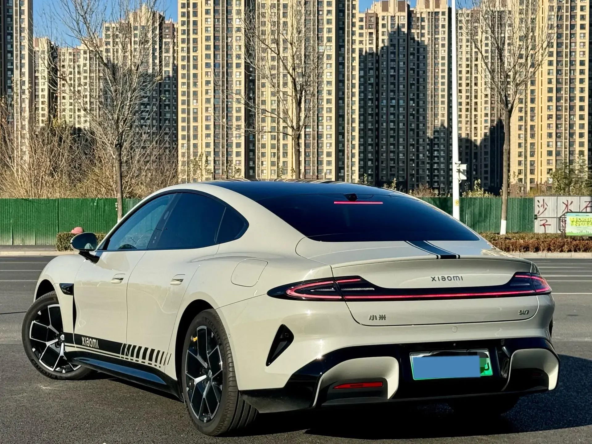 2024 MI SU7 thumbnail 4