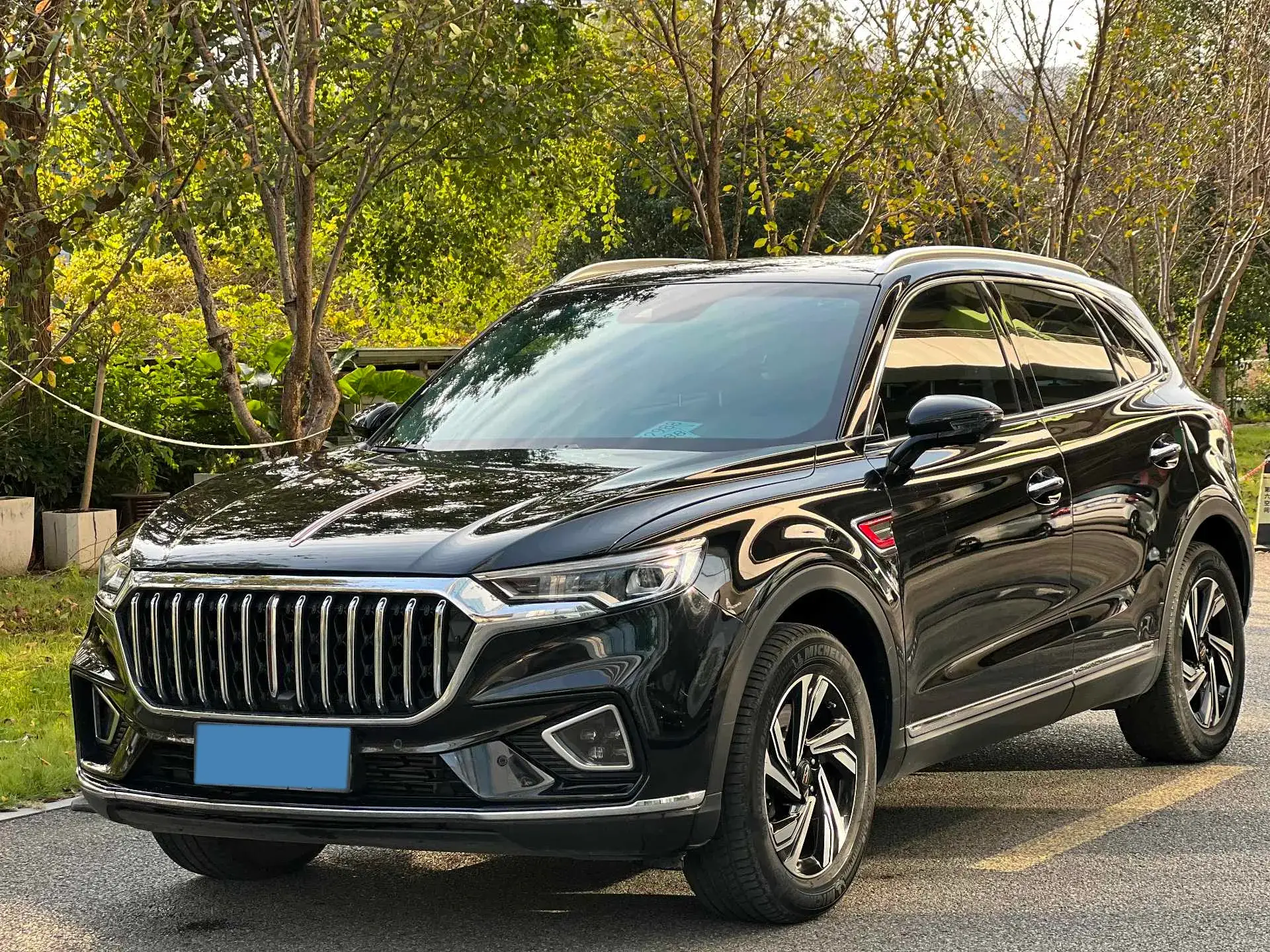2022 HONGQI HS5 view 1