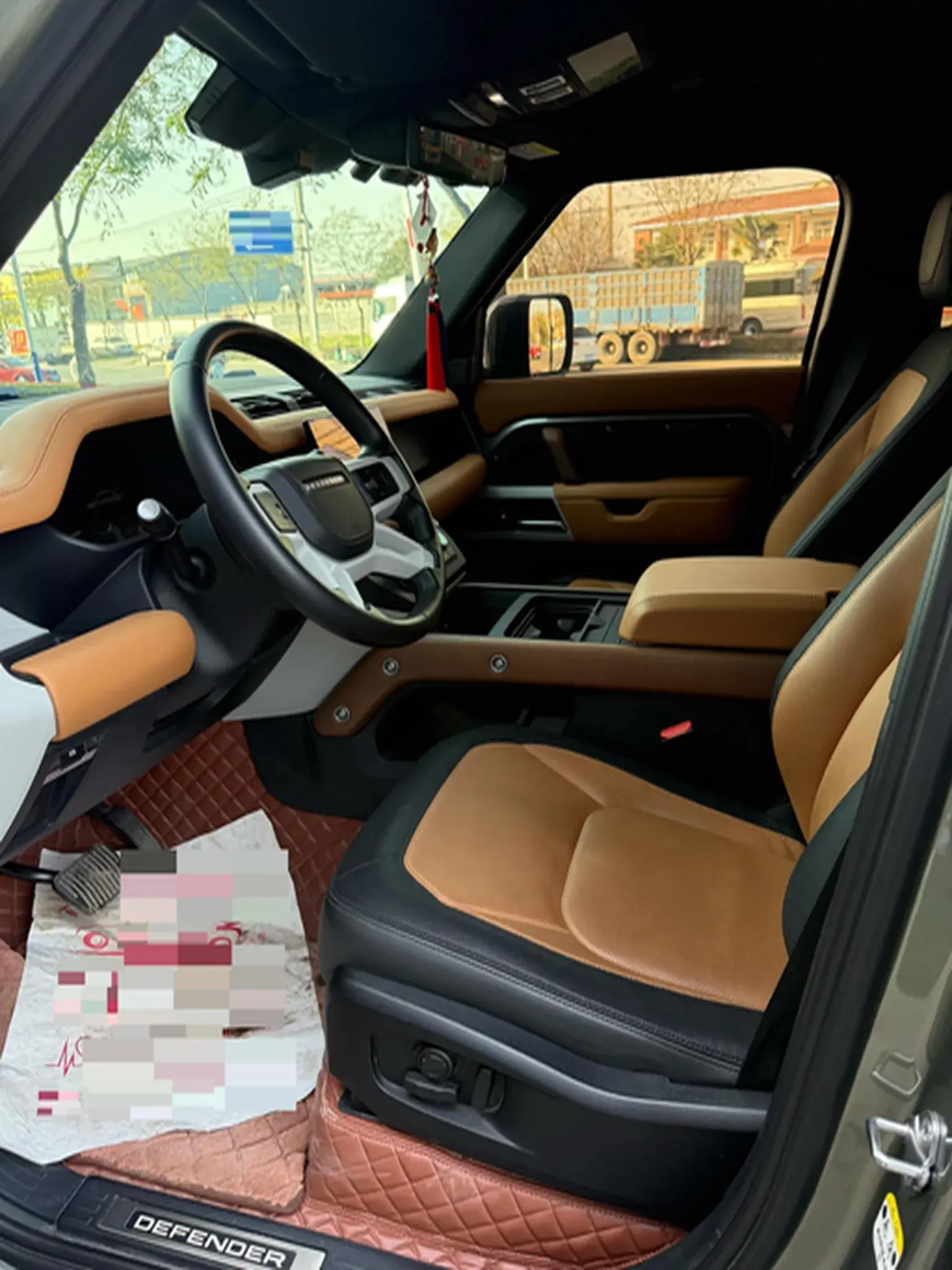 2023 LAND ROVER thumbnail 4