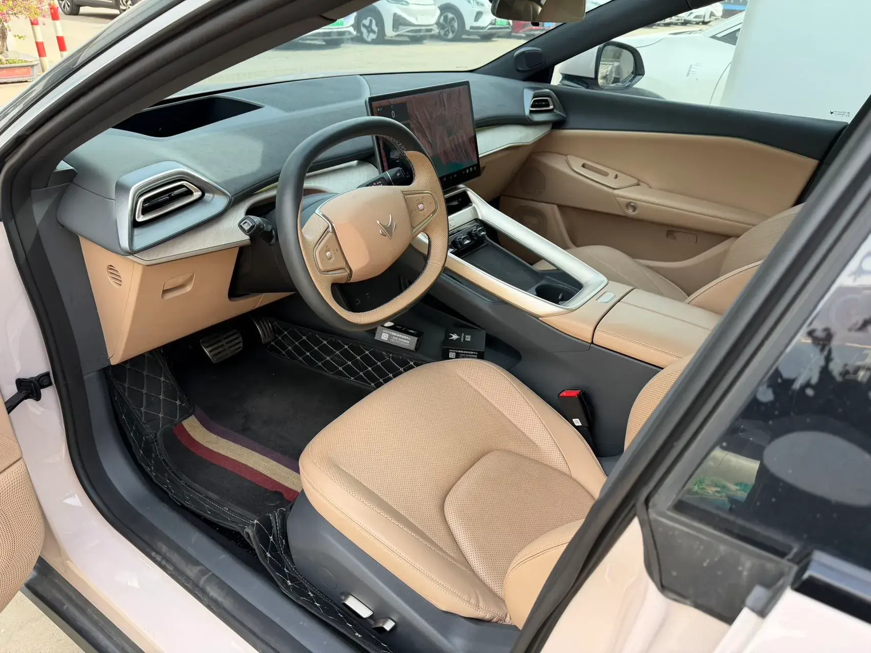 2024 ARCFOX ΑS5 thumbnail 4