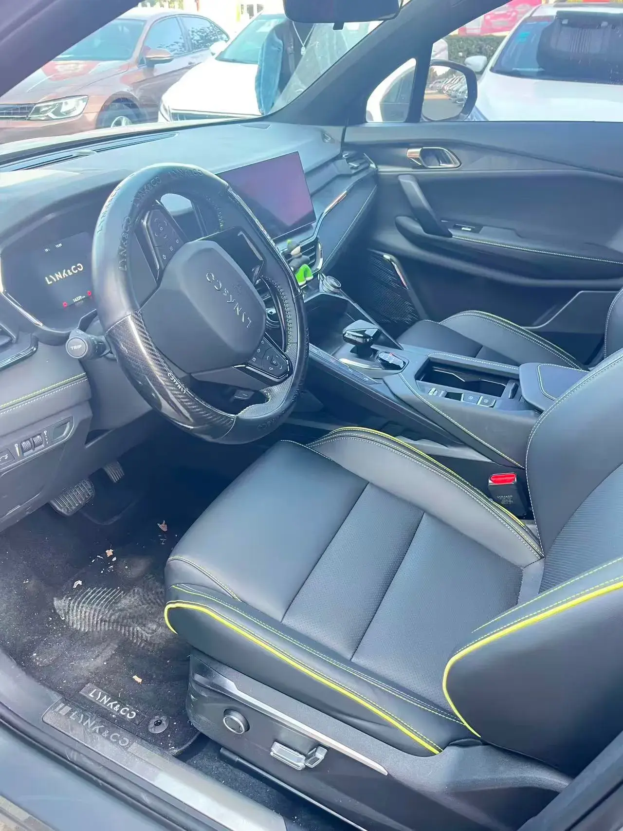 2023 LYNK&CO 06 thumbnail 2