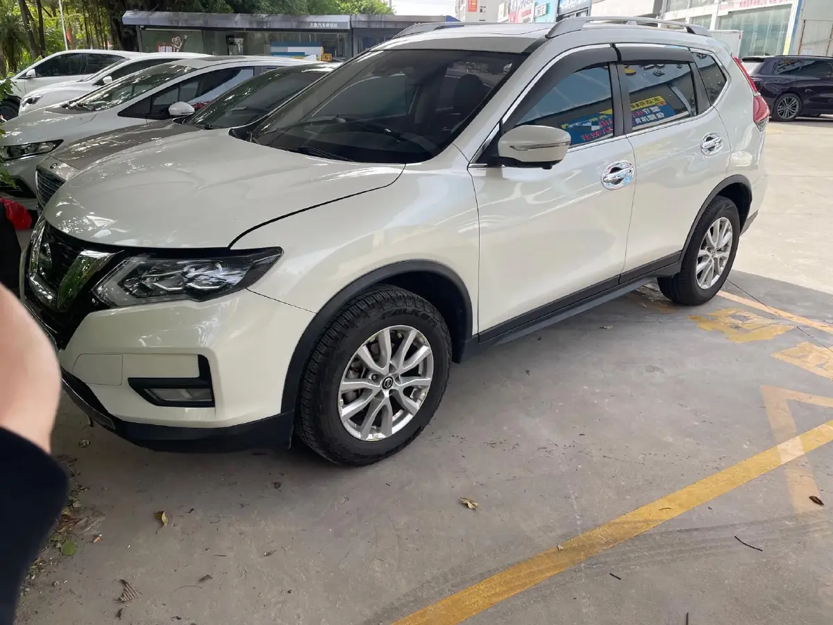 2021 Nissan X-Trail 2.0L 151HP L4 CVT