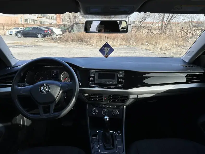 2019 VOLKSWAGEN BORA thumbnail 2