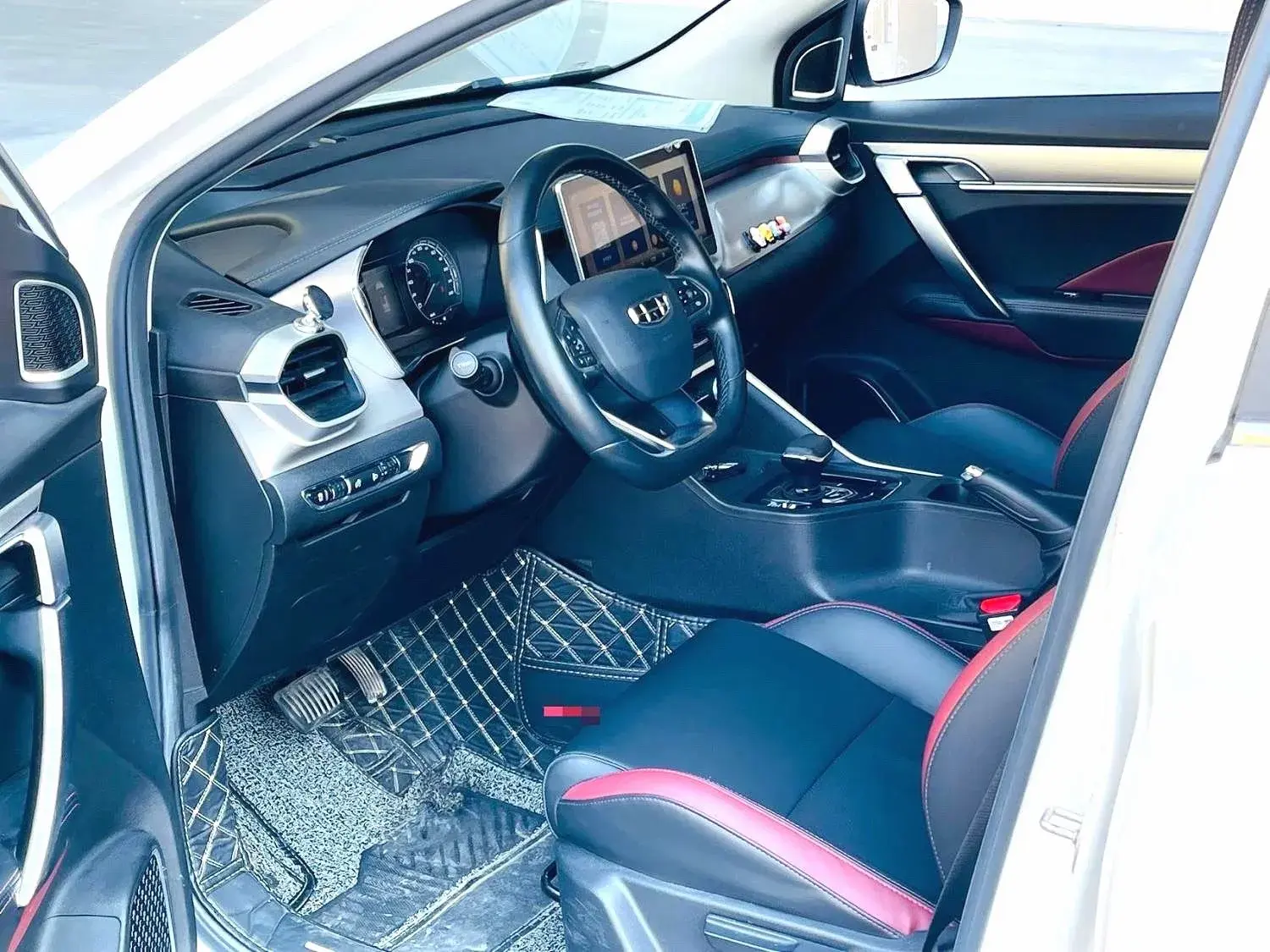 2021 GEELY COOLRAY thumbnail 4