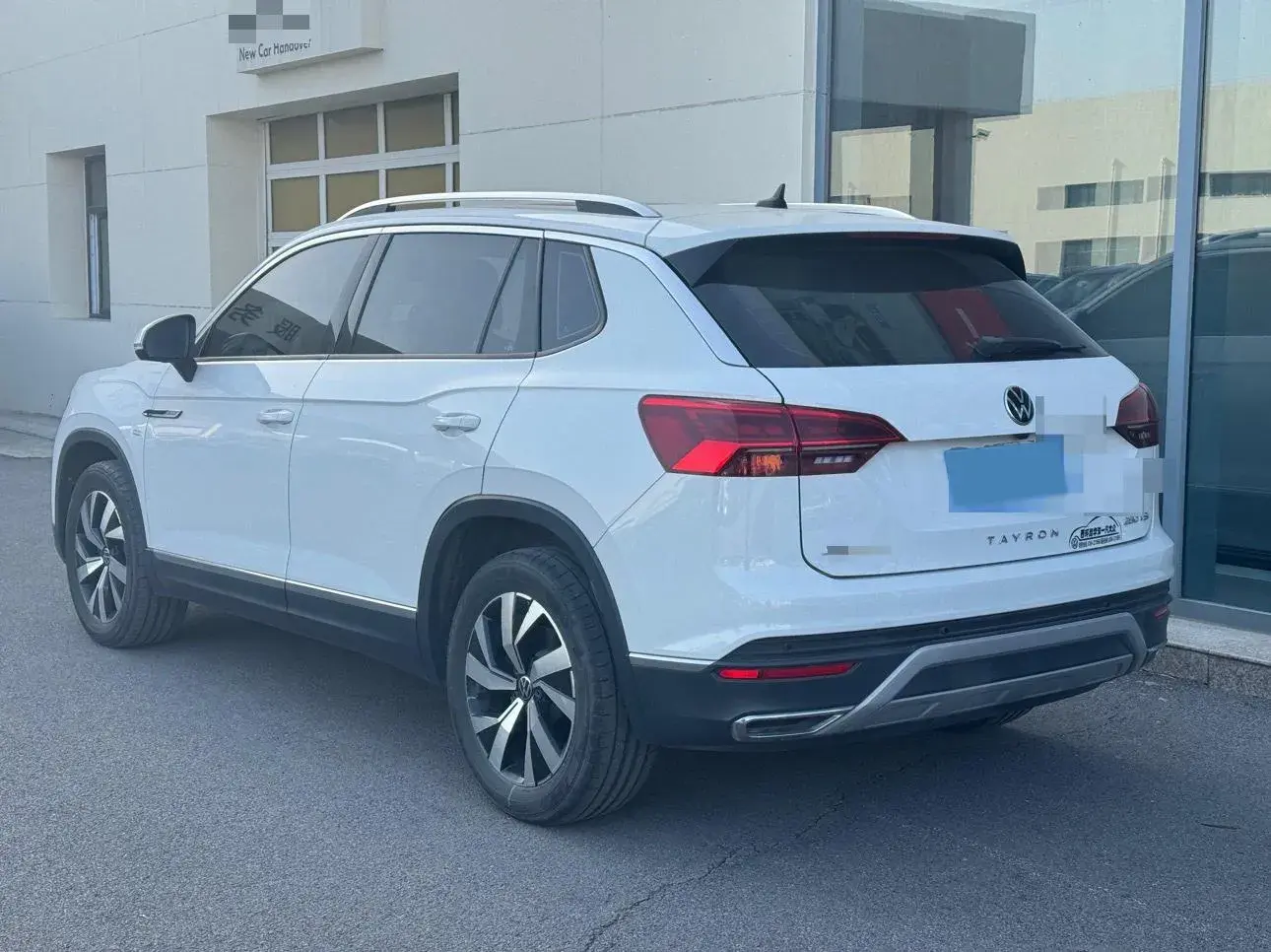 2022 VOLKSWAGEN TAYRON thumbnail 2