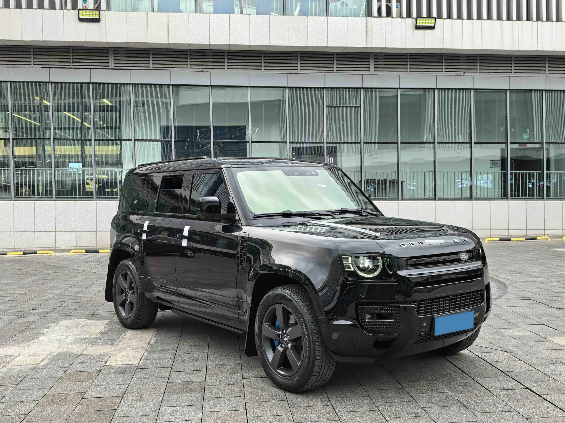 2024 LAND ROVER thumbnail 3