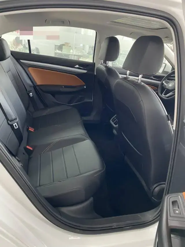 2025 VOLKSWAGEN BORA thumbnail 4