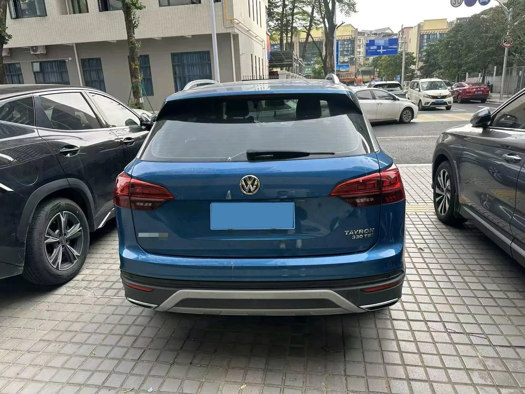 2019 VOLKSWAGEN TAYRON thumbnail 4