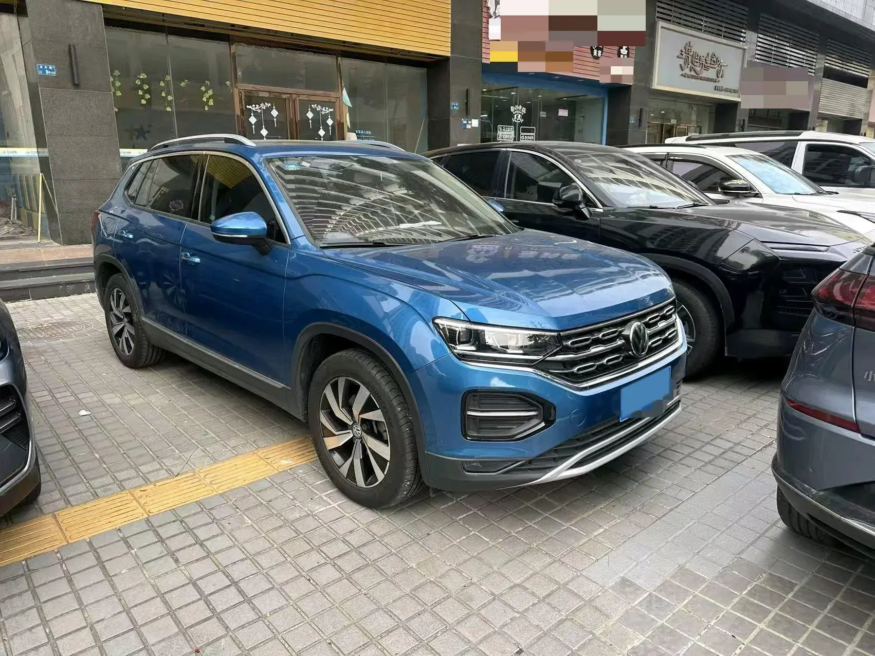 2019 VOLKSWAGEN TAYRON thumbnail 3