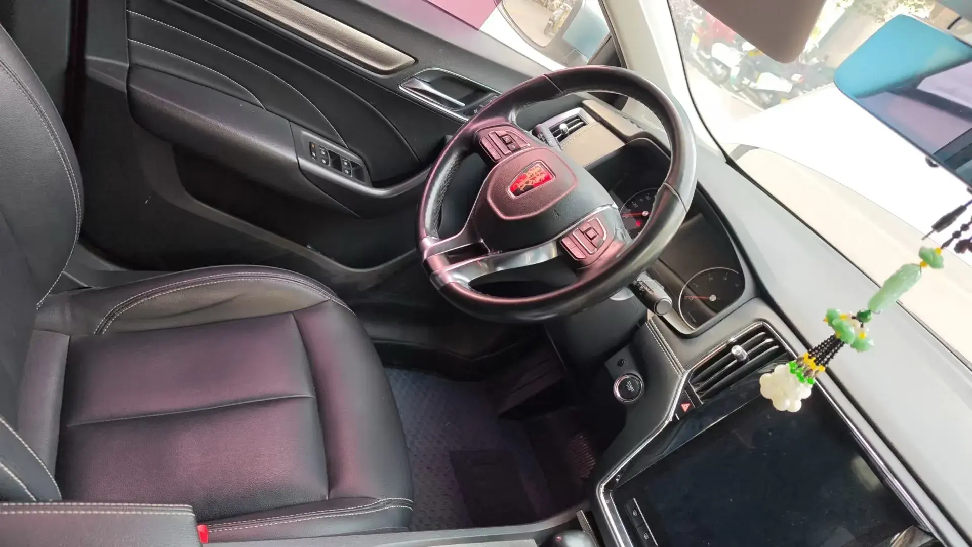 2018 ROEWE I6 thumbnail 4