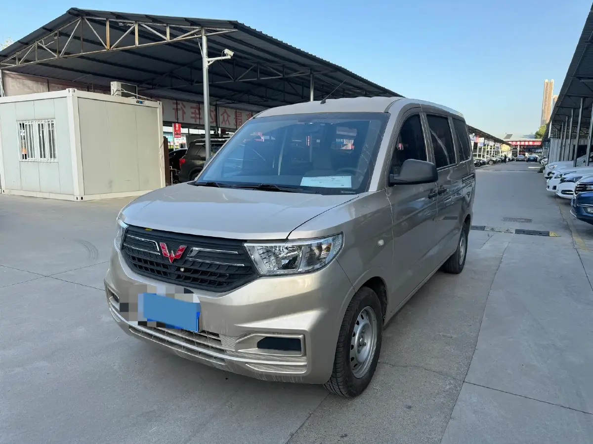 2022 WuLing HongGuang V 1.5L 99HP L4 6MT