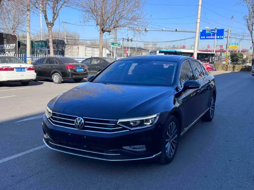 2020 VOLKSWAGEN MAGOTAN view 1