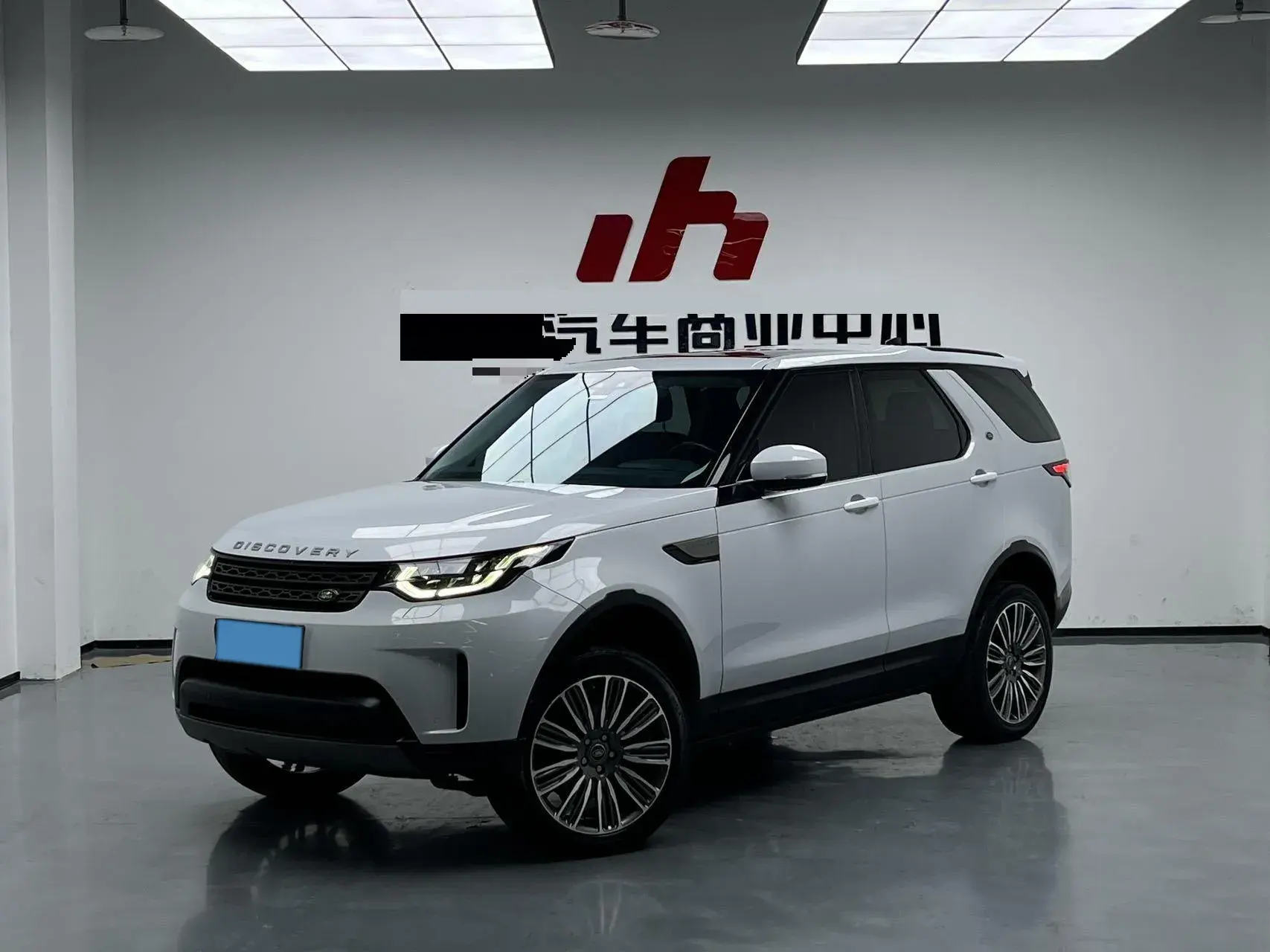 2019 LAND ROVER view 1