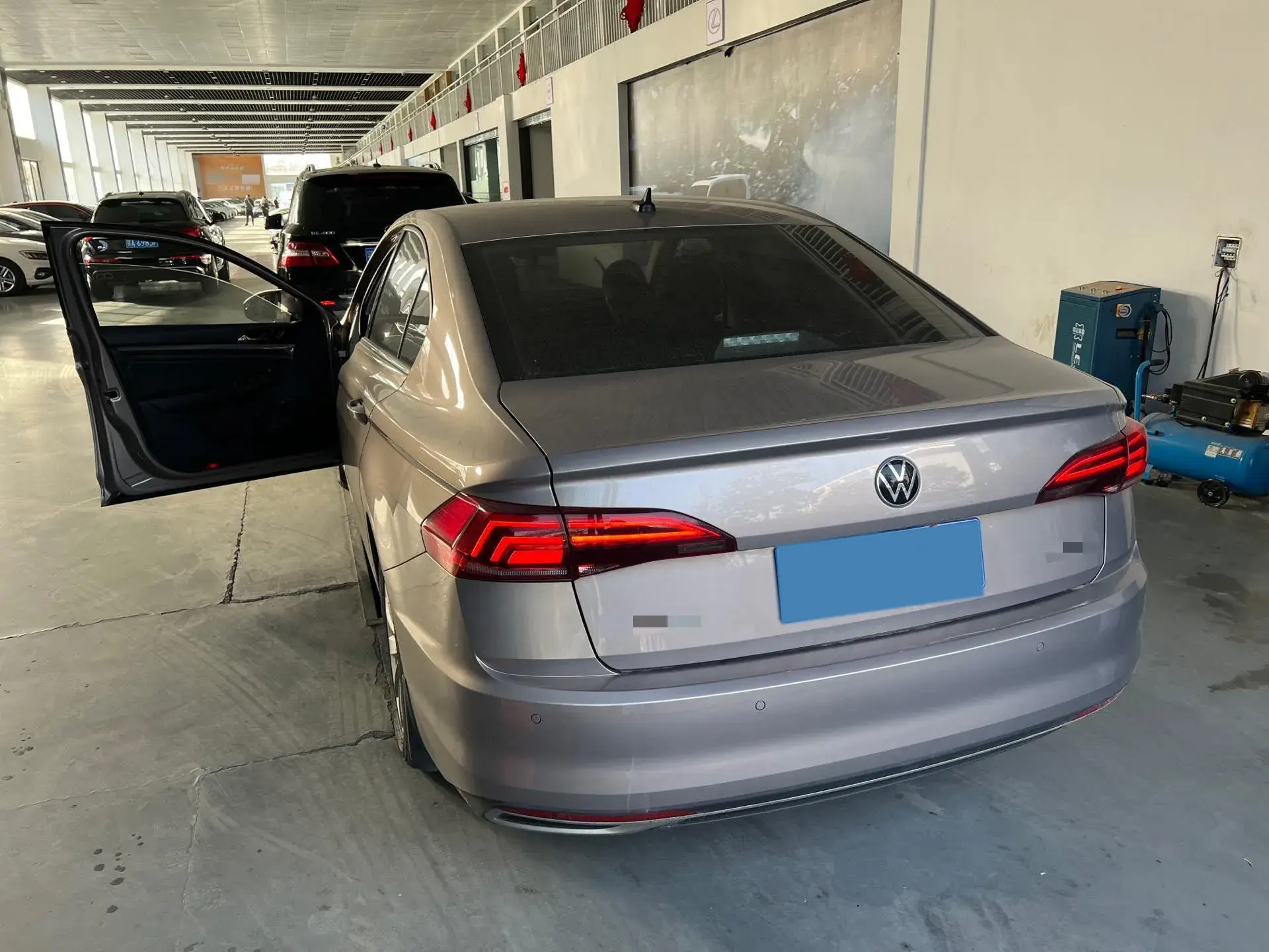 2021 VOLKSWAGEN BORA thumbnail 4