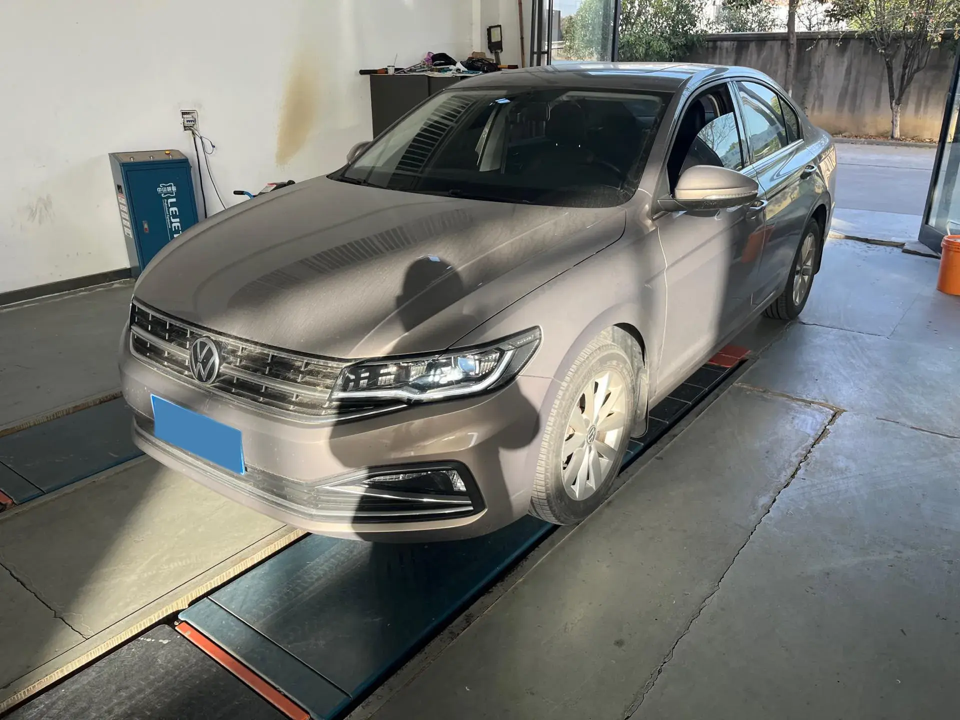 2021 VOLKSWAGEN BORA view 1