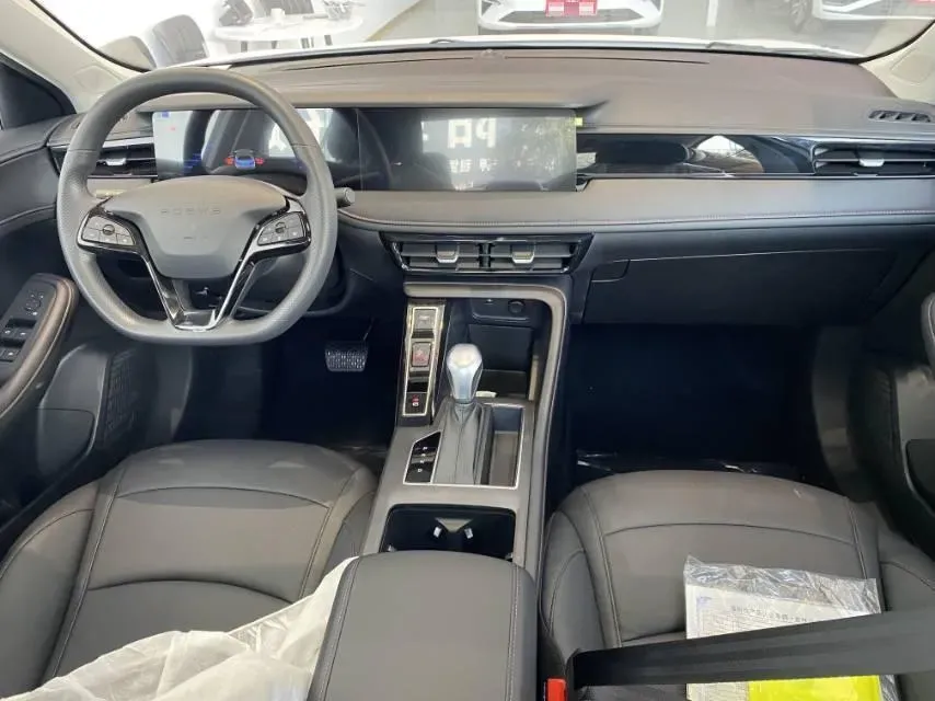 2026 Roewe i5 1.5L 129HP L4 CVT,autocango,china used car exporter,china ev exporter,chinese used car exporter,chinese used ev exporter