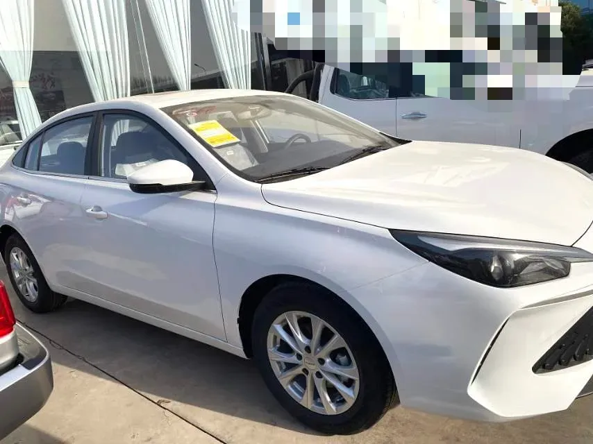 2026 Roewe i5 1.5L 129HP L4 CVT,autocango,china used car exporter,china ev exporter,chinese used car exporter,chinese used ev exporter