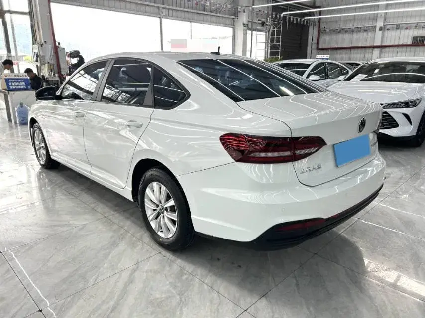 2023 VOLKSWAGEN LAVIDA thumbnail 4