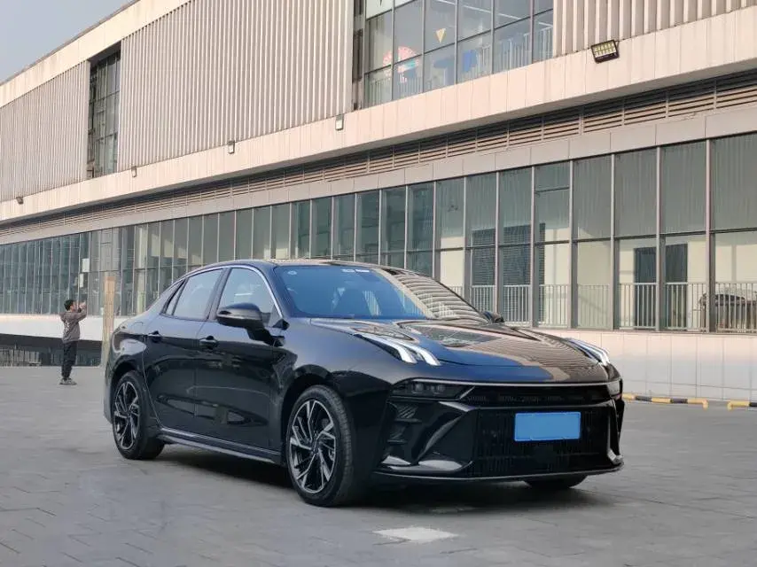 2023 LYNK&CO 03 thumbnail 3