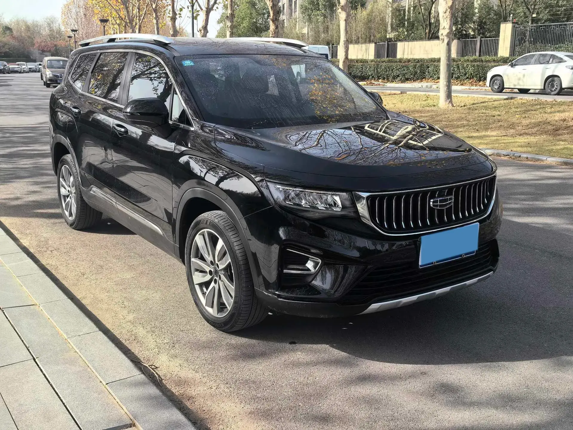 2022 GEELY OKAVANGO thumbnail 3