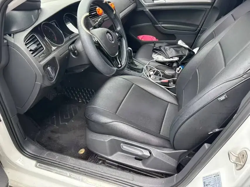 2019 VOLKSWAGEN GOLF thumbnail 2