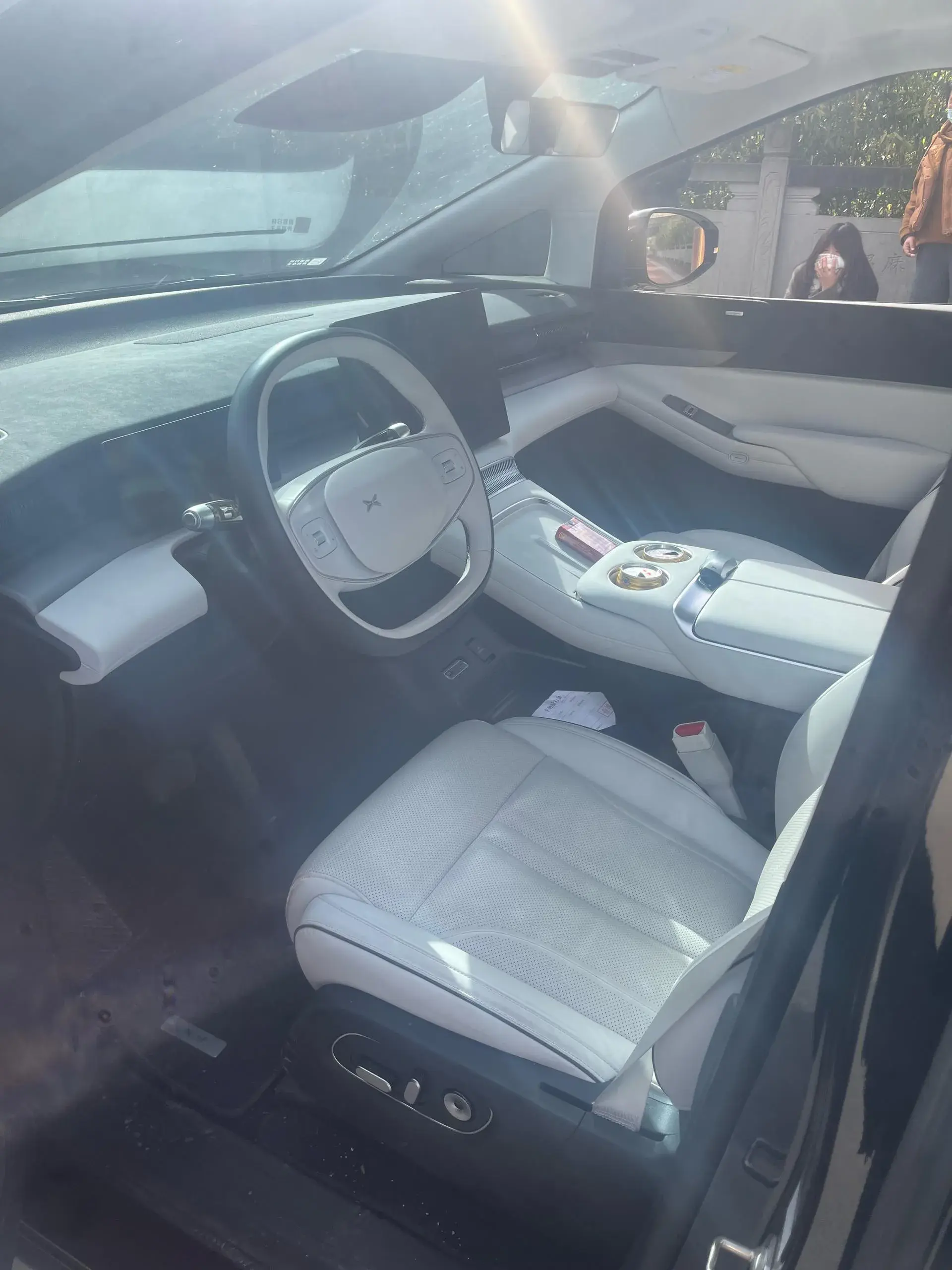 2024 XPENG X9 thumbnail 3