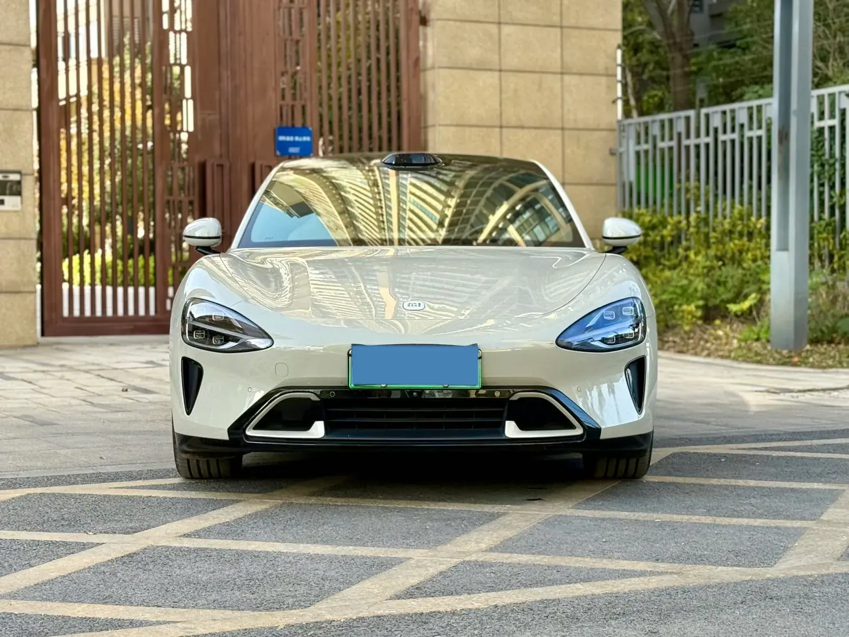 2024 MI SU7 thumbnail 2