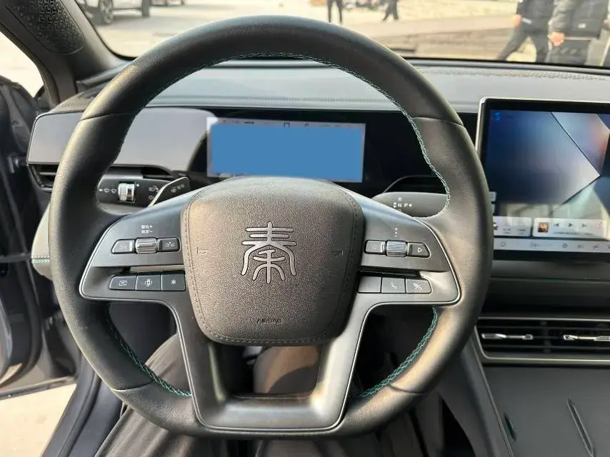 2025 BYD QINL thumbnail 3