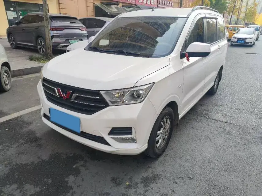 2021 WuLing HongGuang 1.5L 99HP L4 6MT