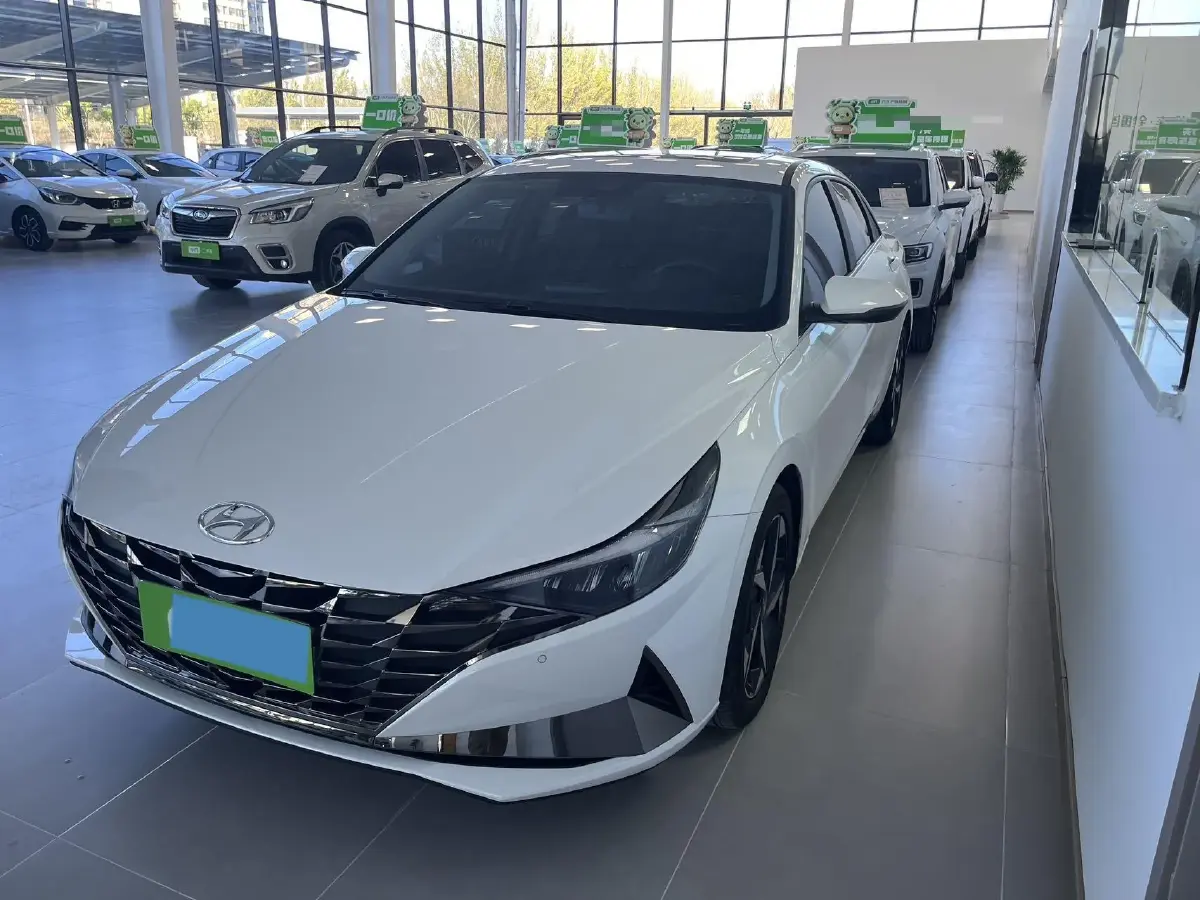 2022 Hyundai Elantra 1.5L 115HP L4 CVT