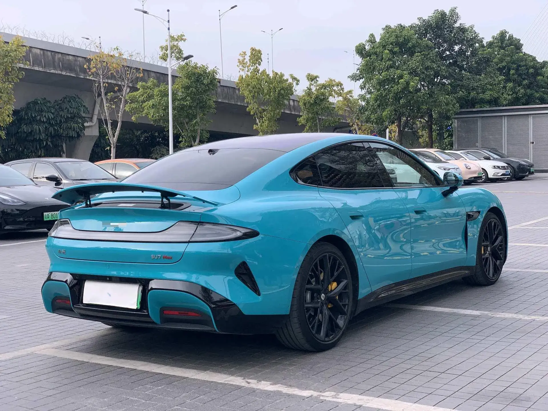 2024 MI SU7 thumbnail 4