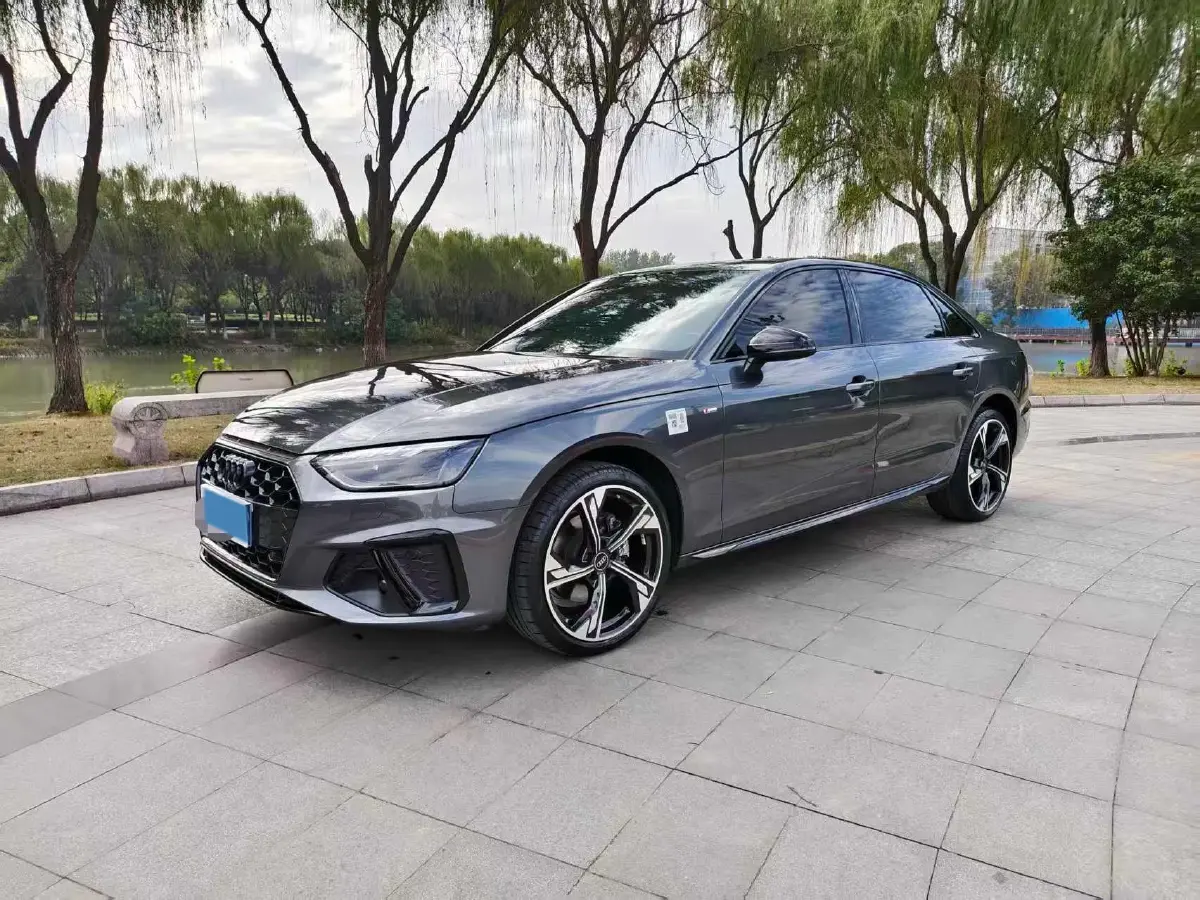 2024 Audi A4L 2.0T 190HP L4 7DCT