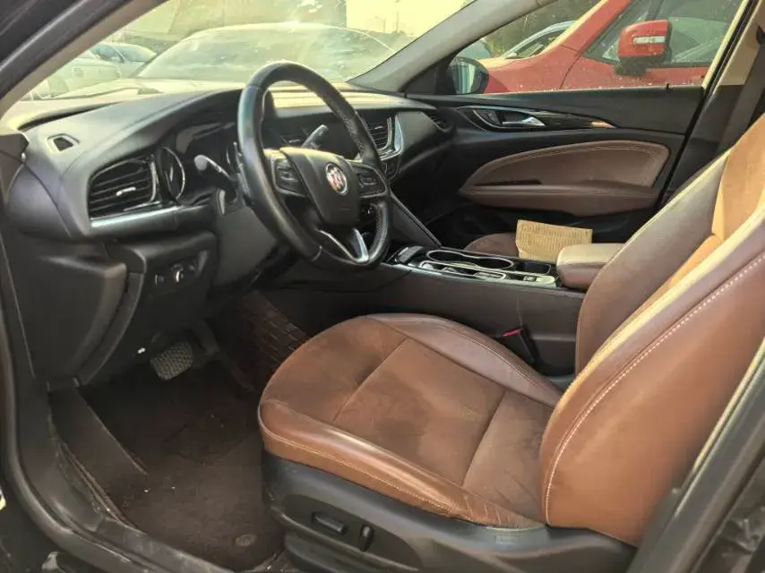 2020 BUICK REGAL thumbnail 3