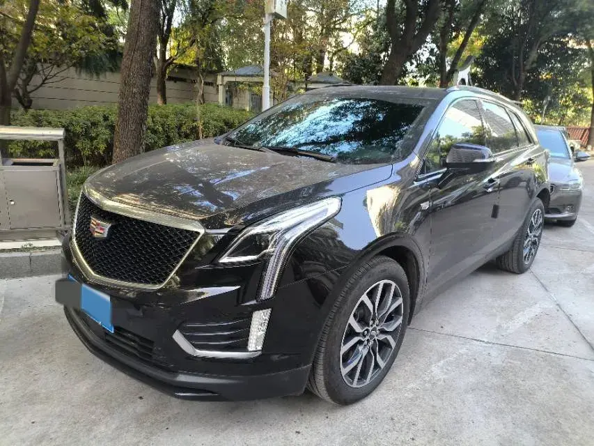 2024 CADILLAC XT5 view 1