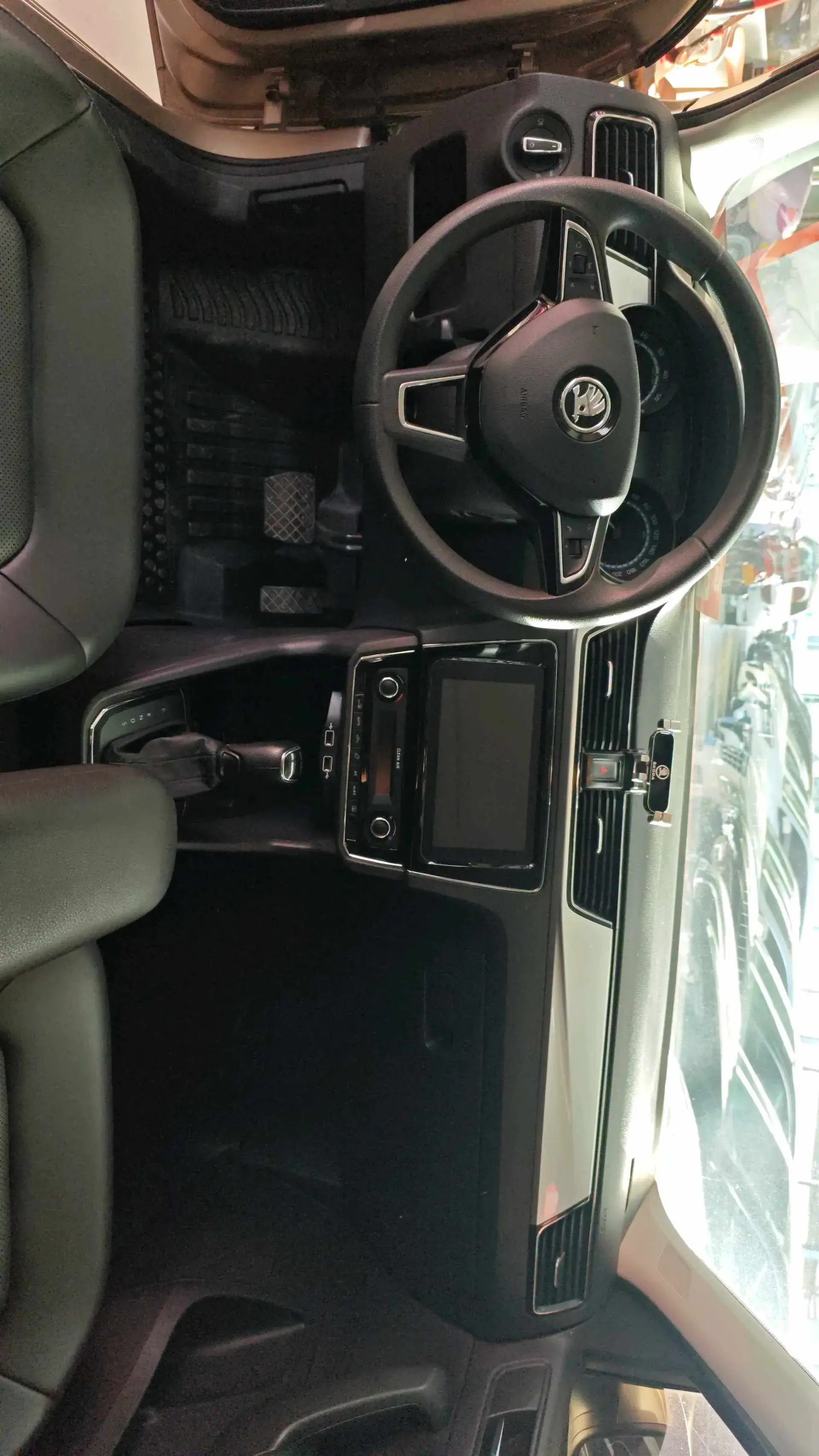 2020 SKODA RAPID thumbnail 3