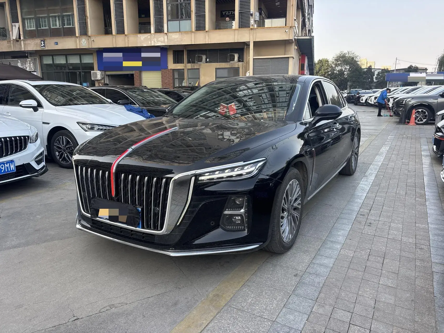 2023 HONGQI H5 thumbnail 2