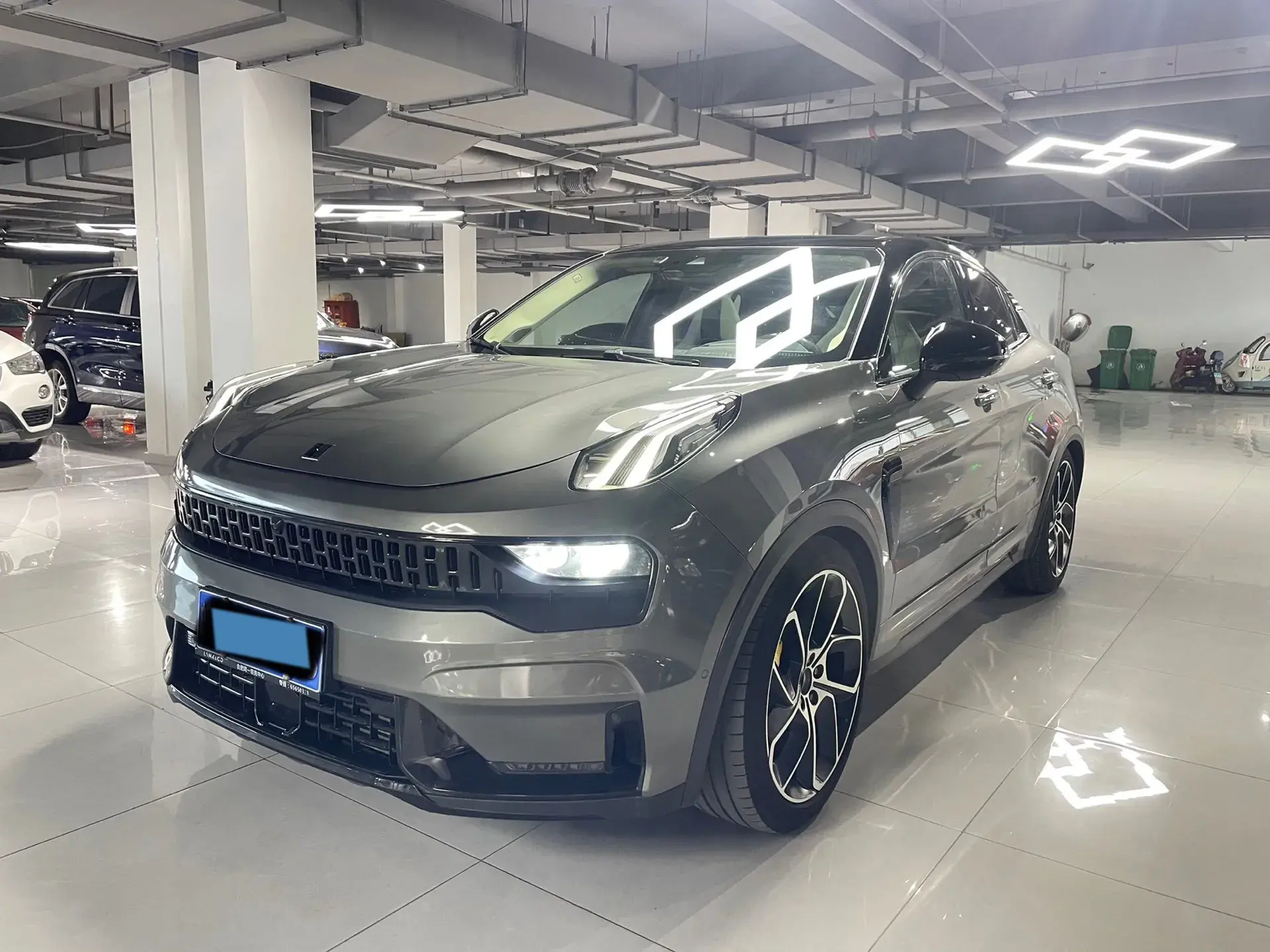 2020 LYNK&CO 05 view 1