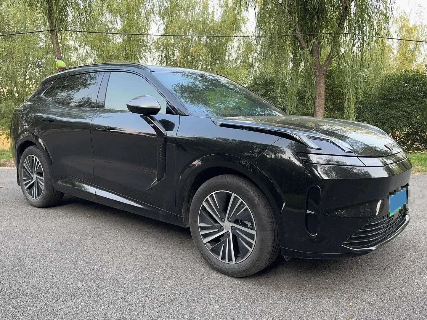 2023 LYNK&CO 08 thumbnail 3