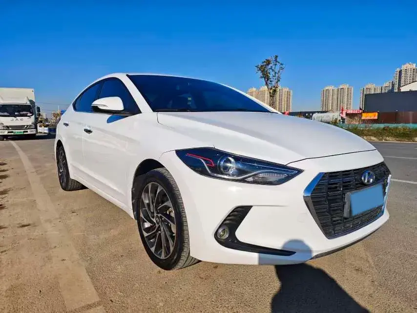 2019 HYUNDAI ELANTRA thumbnail 3