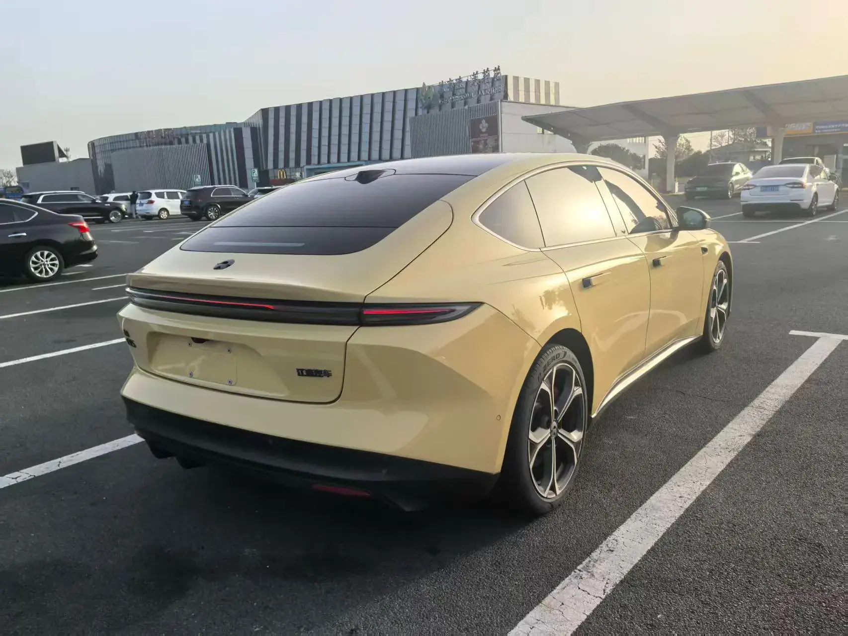 2022 NIO ET5 thumbnail 4