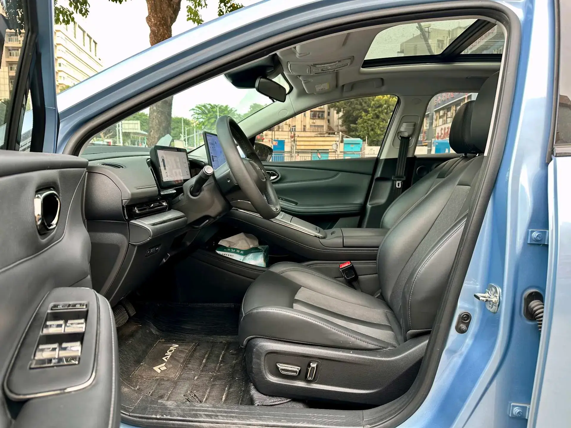 2024 AION AION thumbnail 3