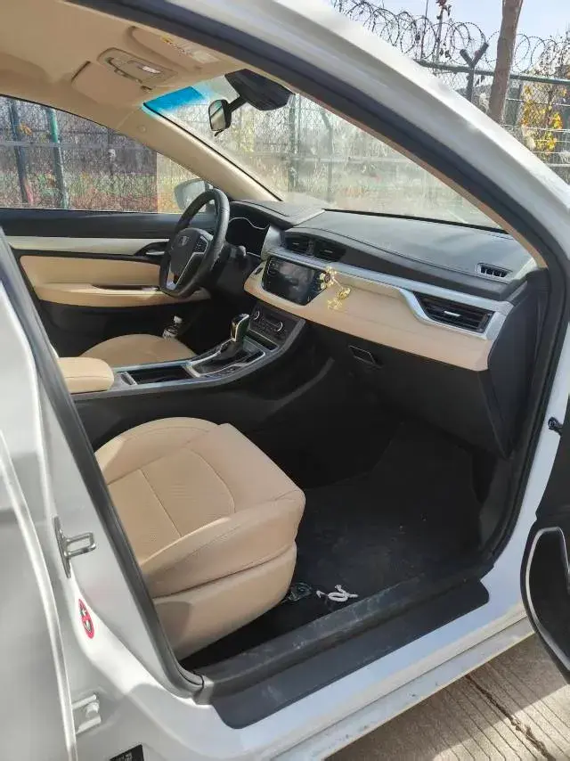 2018 GEELY EMGRAND thumbnail 2