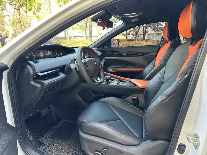 2022 ChangAn UNI-V 1.5T 188HP L4 7DCT,autocango,china used car exporter,china ev exporter,chinese used car exporter,chinese used ev exporter