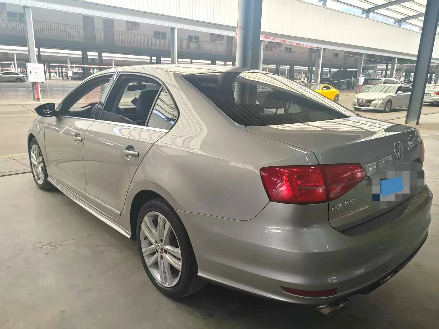 2018 VOLKSWAGEN SAGITAR thumbnail 2