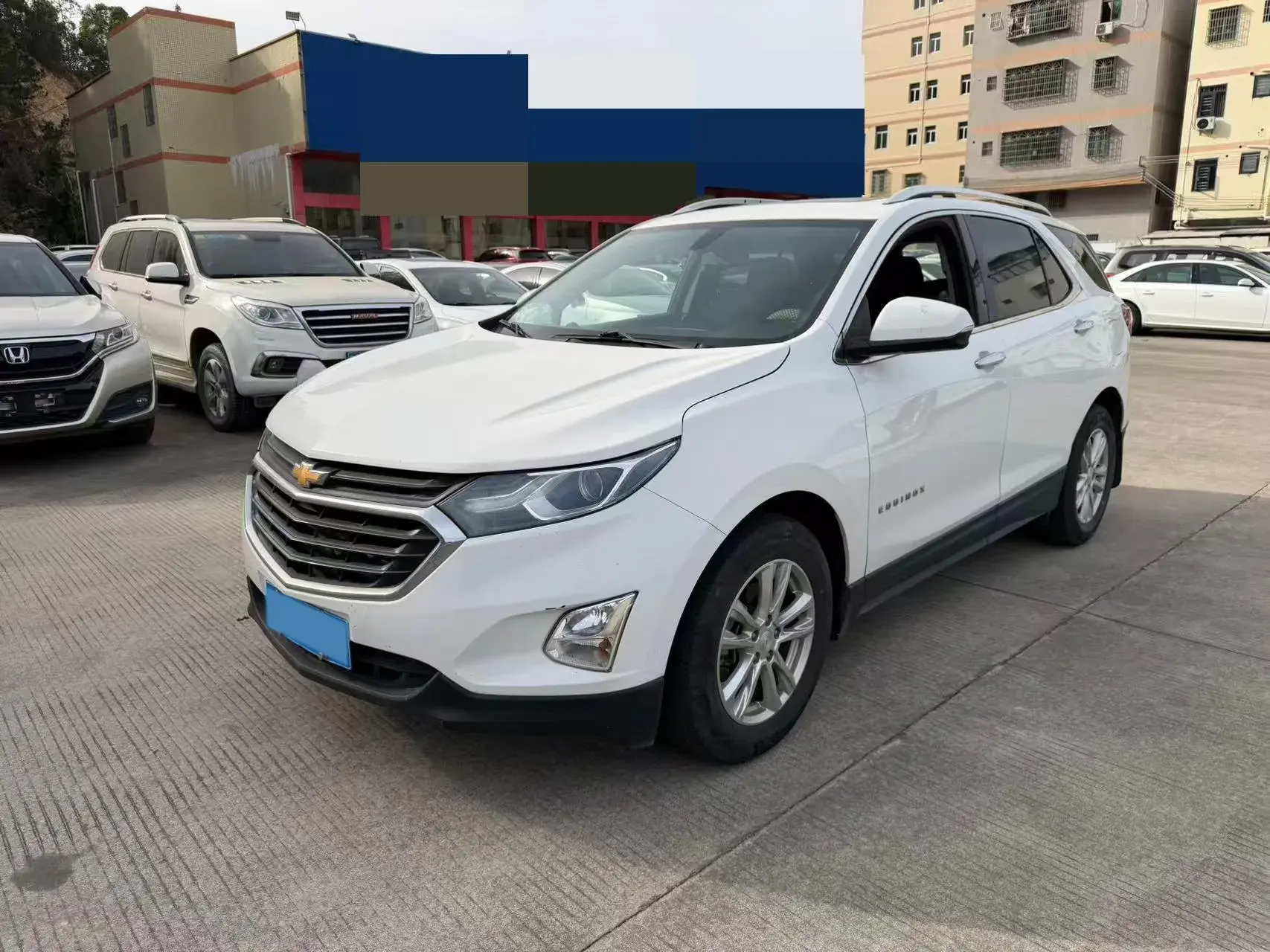 2019 CHEVROLET EQUINOX view 1